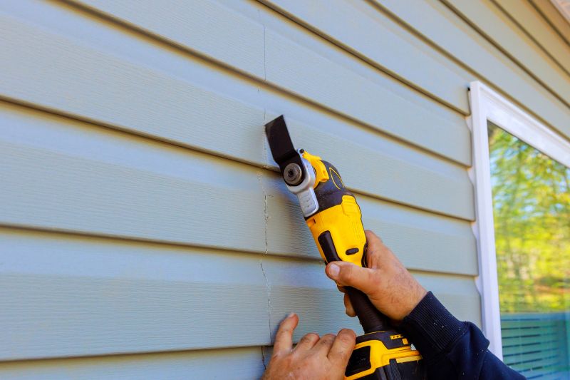 Vinyl Siding Repair - Professional Service - Image 1